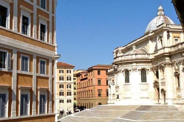 La Dolce Vita - Luxury Colosseum Boutique Apartment ローマ エクステリア 写真