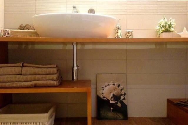 La Dolce Vita - Luxury Colosseum Boutique Apartment ローマ エクステリア 写真