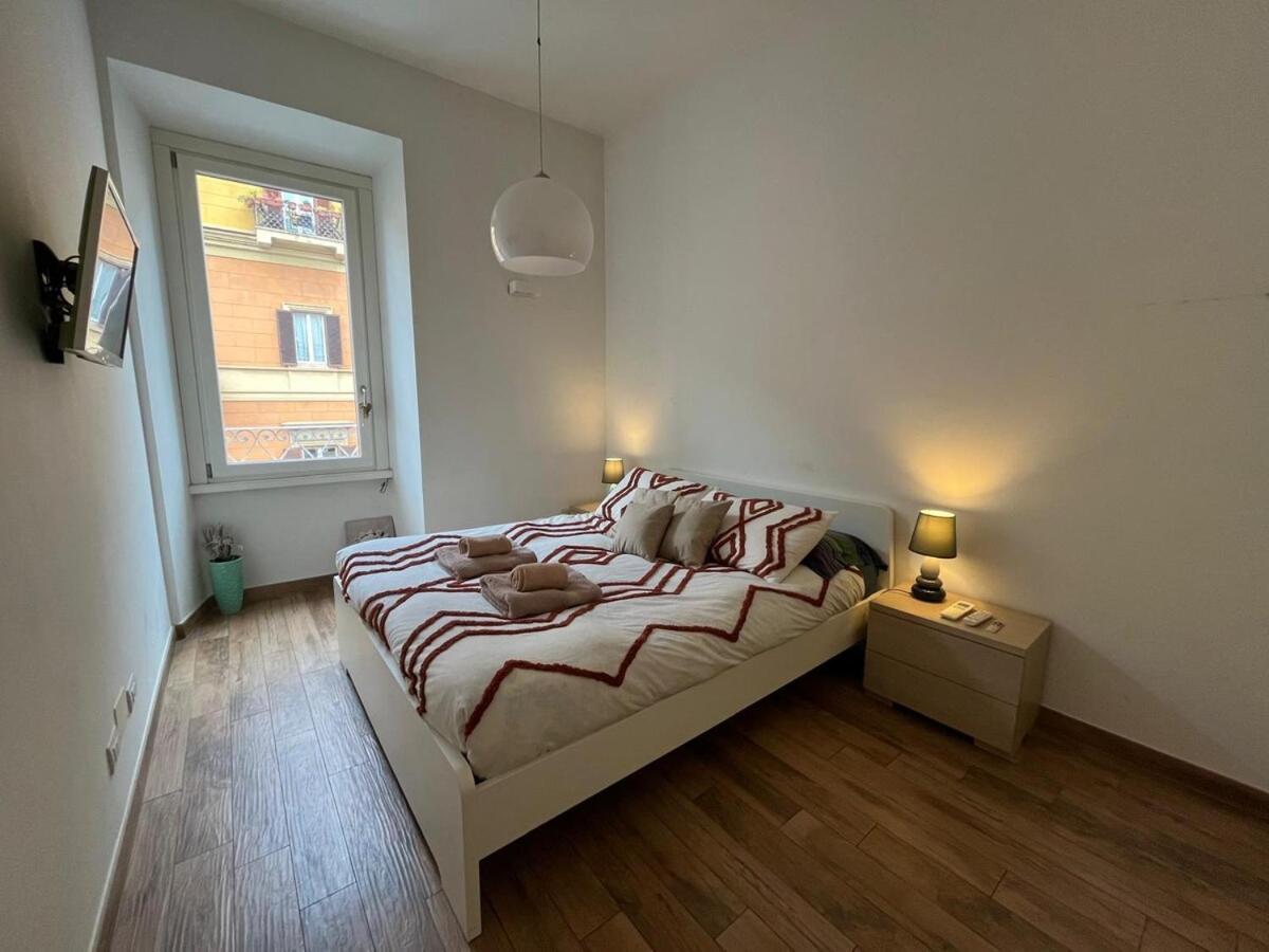 La Dolce Vita - Luxury Colosseum Boutique Apartment ローマ エクステリア 写真