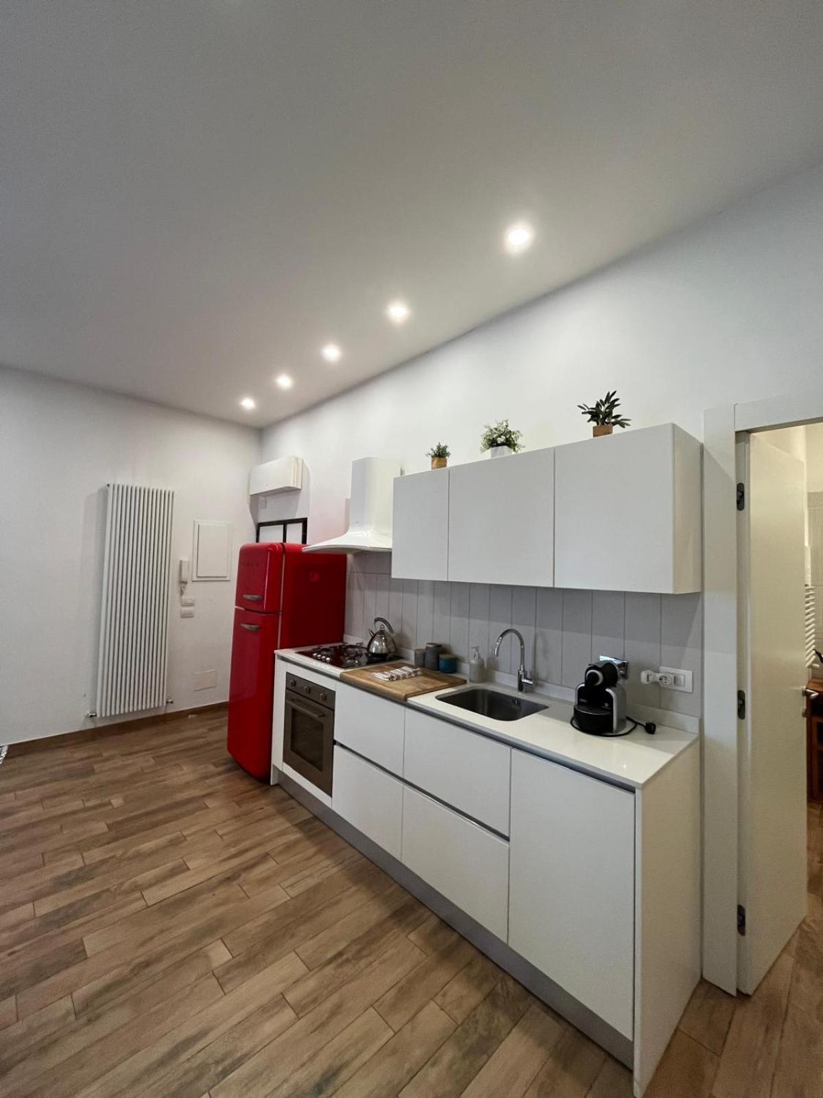 La Dolce Vita - Luxury Colosseum Boutique Apartment ローマ エクステリア 写真