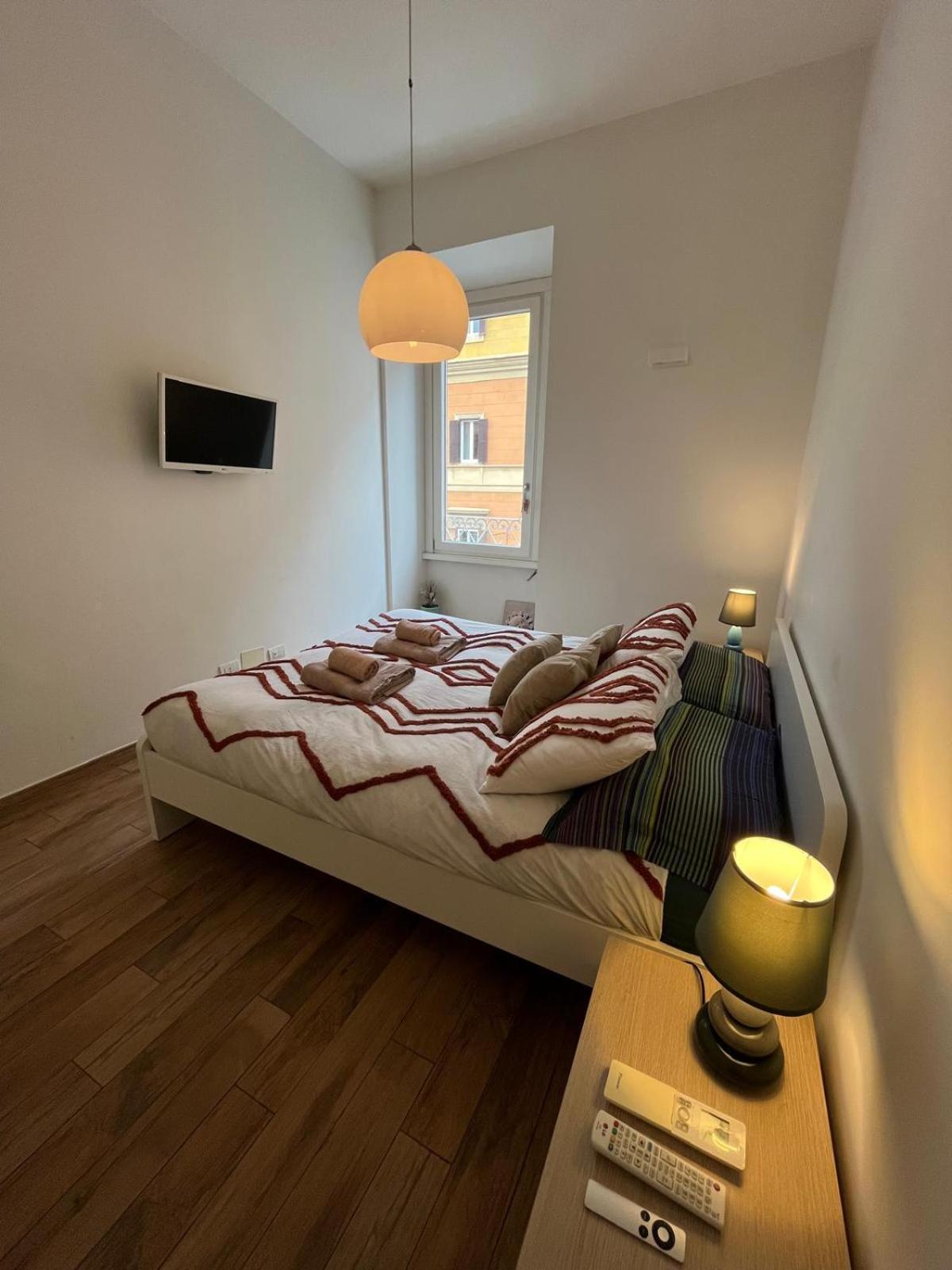 La Dolce Vita - Luxury Colosseum Boutique Apartment ローマ エクステリア 写真