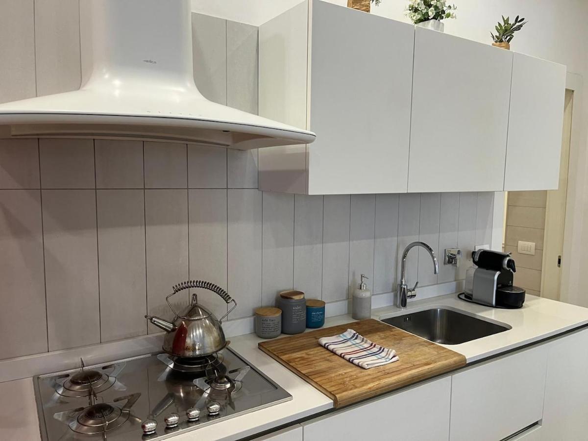 La Dolce Vita - Luxury Colosseum Boutique Apartment ローマ エクステリア 写真