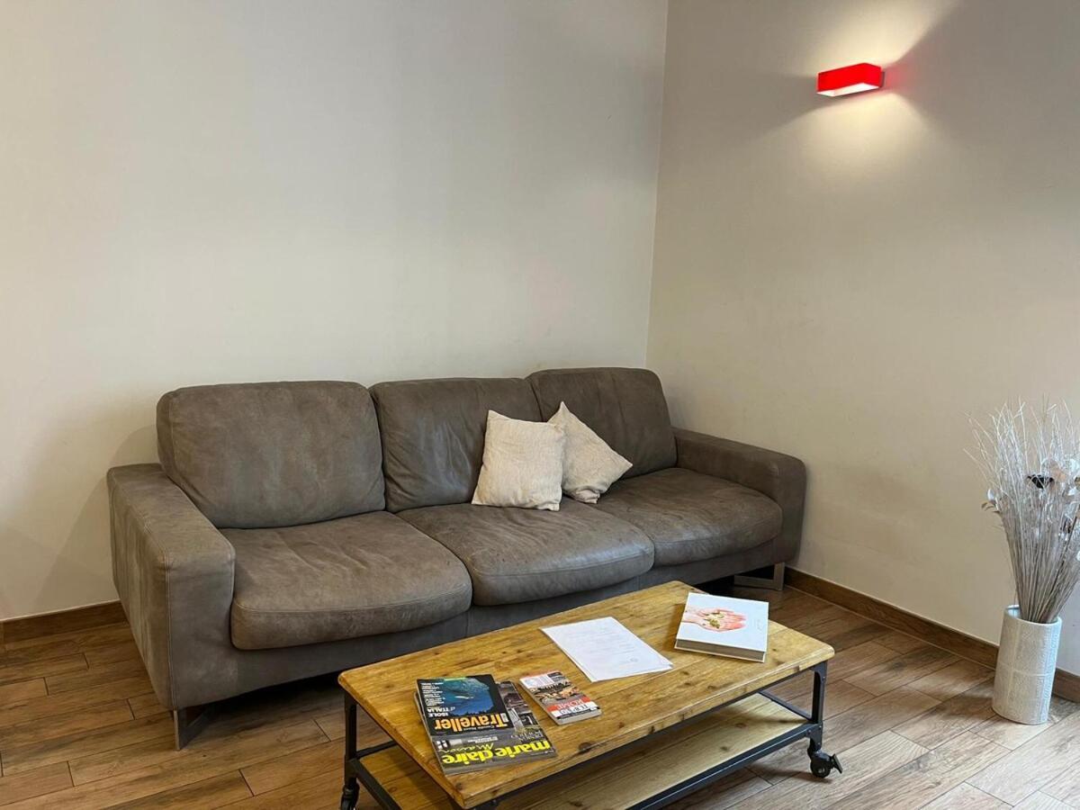 La Dolce Vita - Luxury Colosseum Boutique Apartment ローマ エクステリア 写真