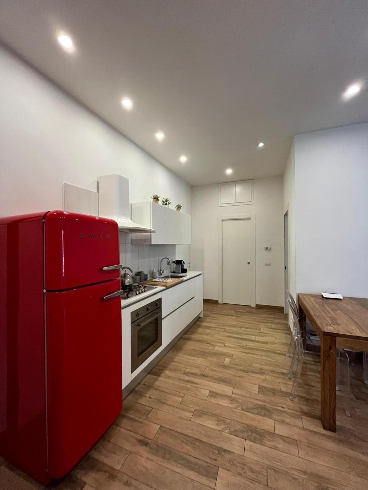 La Dolce Vita - Luxury Colosseum Boutique Apartment ローマ エクステリア 写真